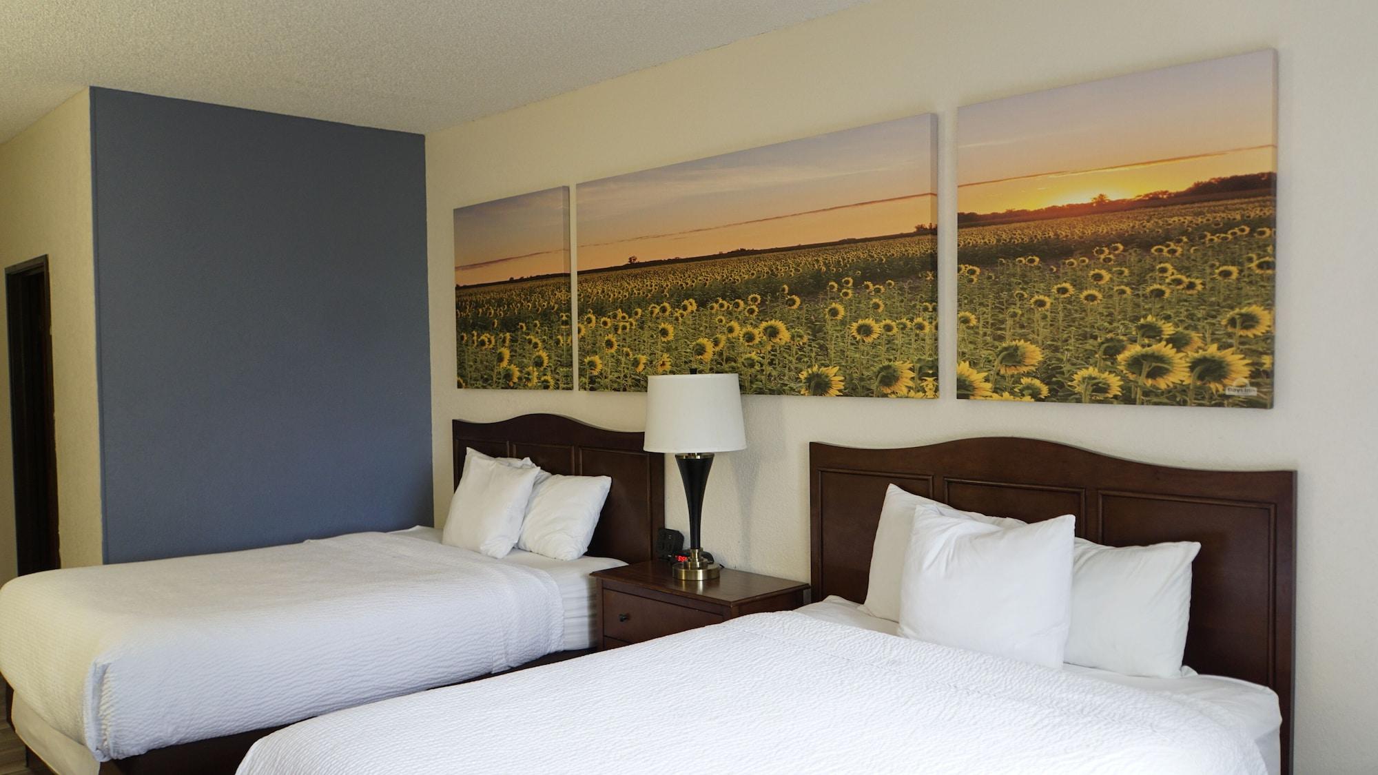 Days Inn By Wyndham Topeka Luaran gambar